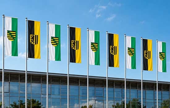 Fahnenmasten, Werbesysteme und Faltzelte Fahnenmasten, Werbesysteme und Faltzelte